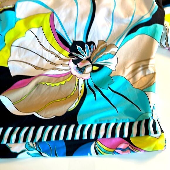 Trina Turk Sintra Flora Kimono Sleeve Boat Neck Coverup. - Picture 7 of 7